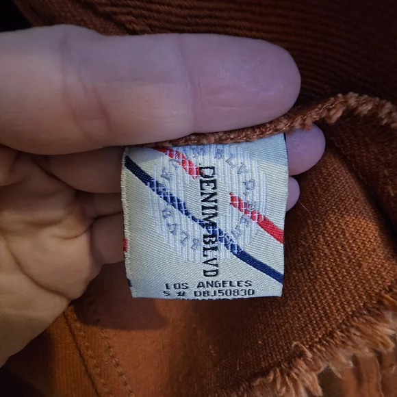 Women's Cropped Rust Jean Jacket - Picture 3 of 5